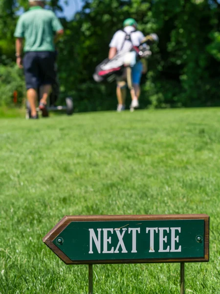 Siguiente signo de camiseta en el campo de golf —  Fotos de Stock