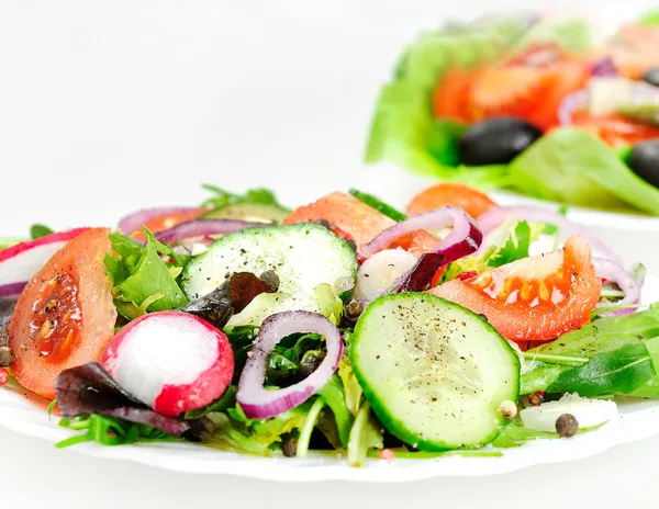 Tallrik med sallad — Stockfoto