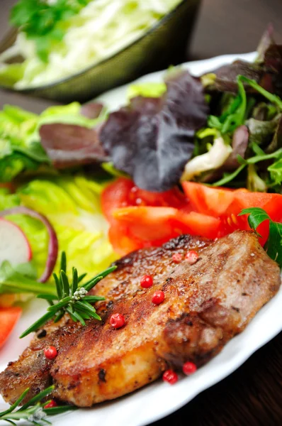 Salata ve et — Stok fotoğraf