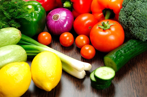 Verschillende rauwe groenten — Stockfoto