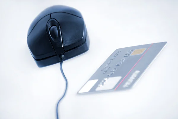 Ratón con pago con tarjeta — Foto de Stock