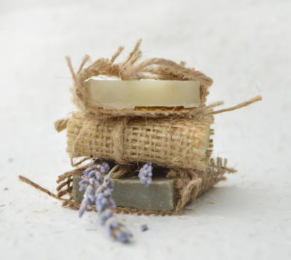 Jabón con flores de lavanda —  Fotos de Stock