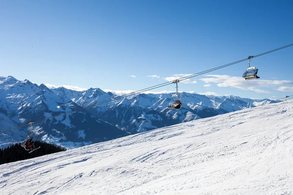 Teleférico yendo al pico Schmitten — Foto de Stock