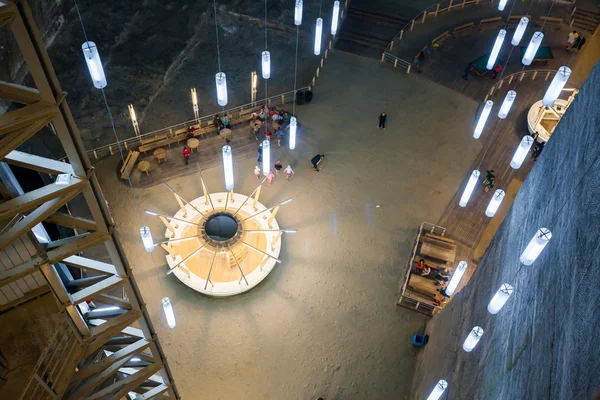 Unterirdischer See im Salzbergwerk Turda — Stockfoto