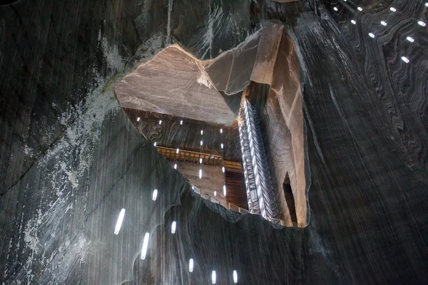 Lago subterráneo en Turda Mina de Sal — Foto de Stock