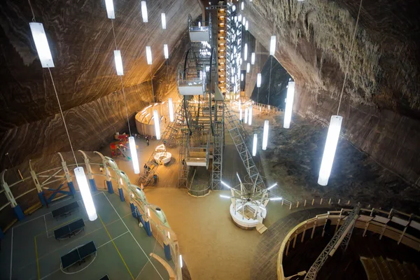 Podzemní jezero v turda solný důl — Stock fotografie