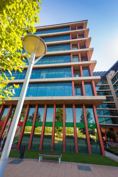 Detalle moderno edificio de oficinas — Foto de Stock