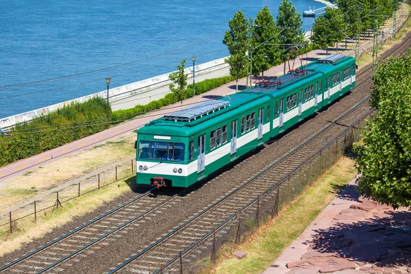 Green suburb train in Budapest — Stock Photo, Image