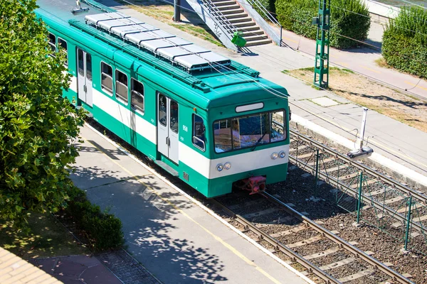 Green suburb train in Budapest — Stock Photo, Image