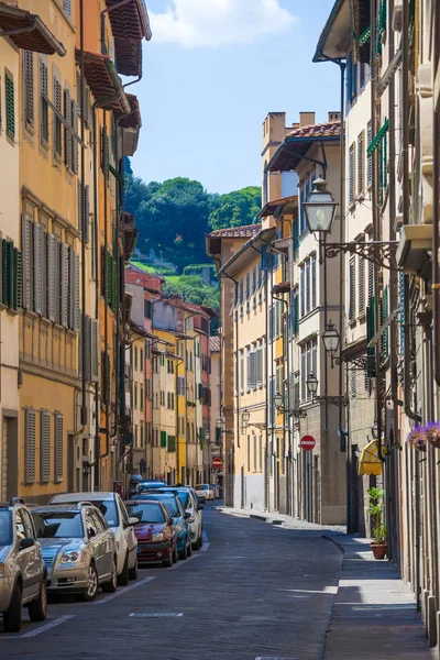 Типичная улица Флоренции — стоковое фото