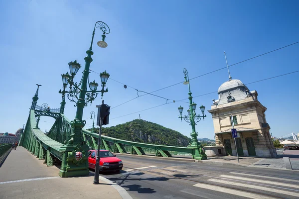 डॅन्यूब, बुडापेस्ट प्रती लिबर्टी ब्रिज दृश्य — स्टॉक फोटो, इमेज