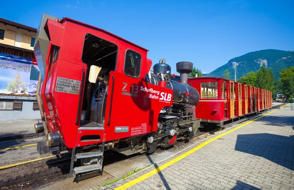 Schafber için gidiş bir vintage dişli tren, lokomotif Buhar — Stok fotoğraf