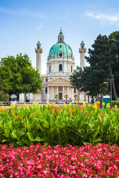 在维也纳的圣查尔斯教堂 — 图库照片