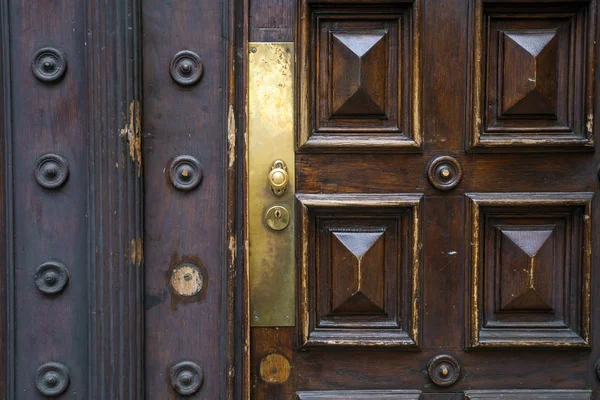 Detail of a wood house door — Stock Photo, Image