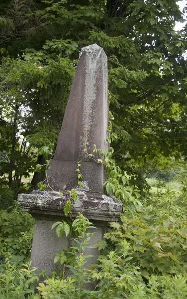 Криво надгробок — стокове фото