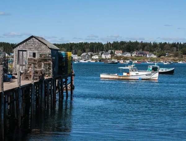 Wharf and fishing boats — Stock Photo, Image