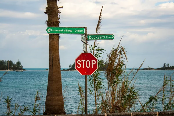 Weg ondertekenen bermuda — Stockfoto