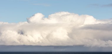 kabarık beyaz bulutlar