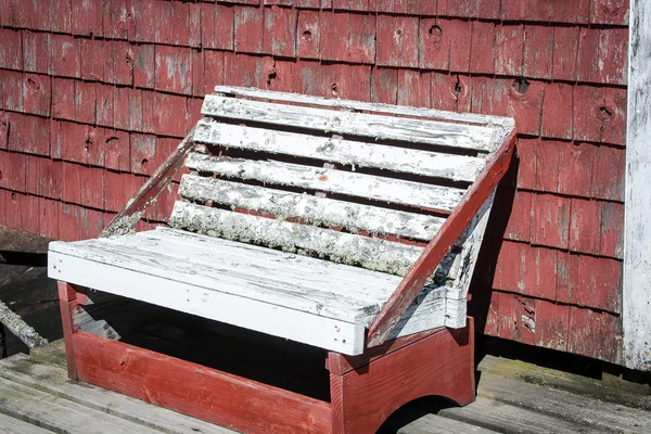 Gammele houten bench — Stockfoto