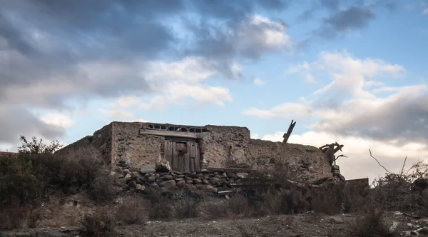 Abandoned stone house — Stock Photo, Image