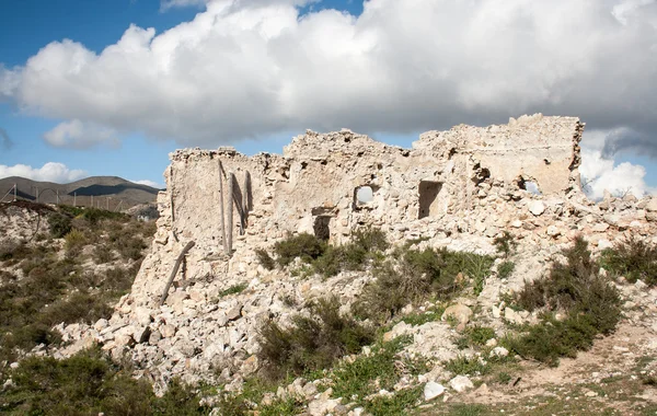 Crumbling stone building — Stock Photo, Image