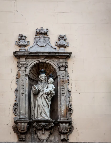 Estátua religiosa barcelona — Fotografia de Stock