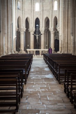 Bir kilisenin içinde.