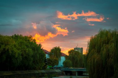 Kırsal Baia Mare Romanya 'da gün batımı 