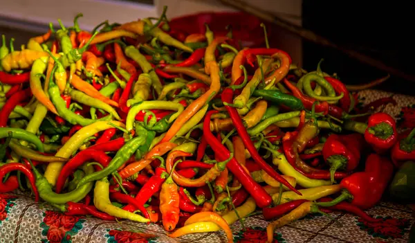 Assorted Colorful Peppers Market — Stock Photo, Image