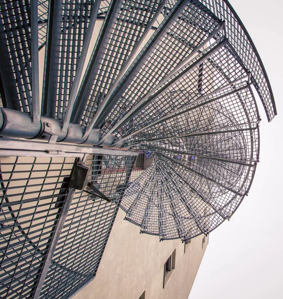 Exterior Wire Spiral Staircase Building — Stock Photo, Image