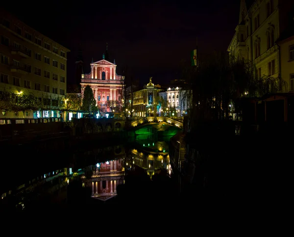 Iglesia Iluminada Por Noche Liubliana —  Fotos de Stock