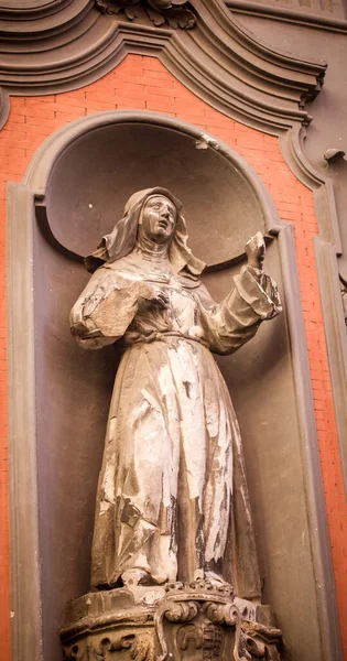 Statua Religiosa Muro Della Chiesa Napoli — Foto Stock