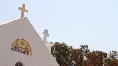 Deniz kenarında Hıristiyan Kilisesi