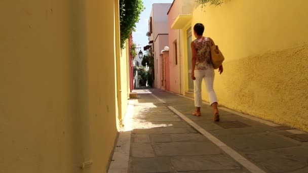 Las calles del casco antiguo — Vídeos de Stock