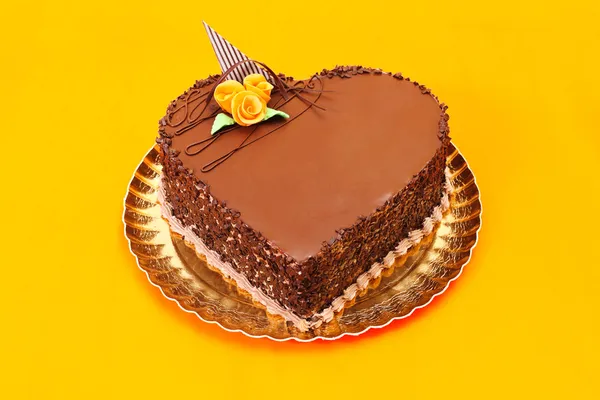 Choklad hjärtat tårta — Stockfoto