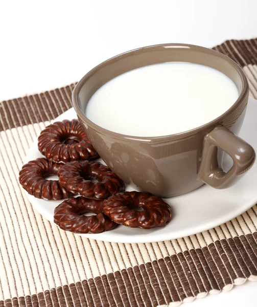 Milk and small chocolate biscuits — Stock Photo, Image