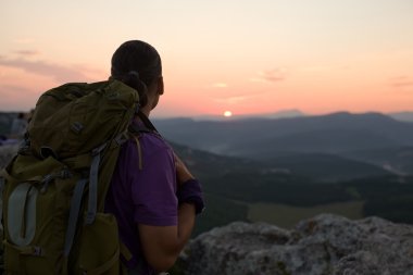 üzerinde güneşin doğuşunu izlemek