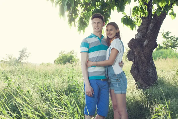 Casal de jovens — Fotografia de Stock