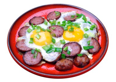 Kırmızı plaka soslu kızarmış yumurta