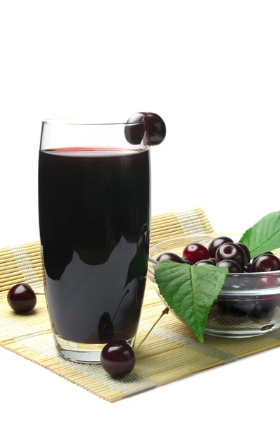 Saft mit frischen Kirschen — Stockfoto