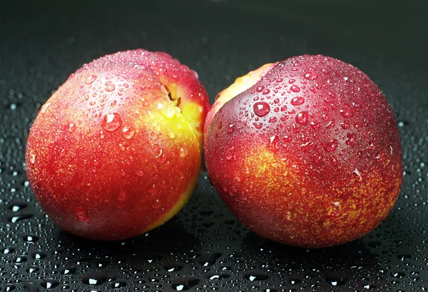 Dos nectarinas frescas — Foto de Stock