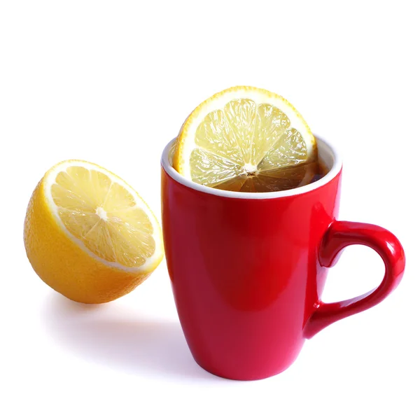 Té de taza roja con limón — Foto de Stock