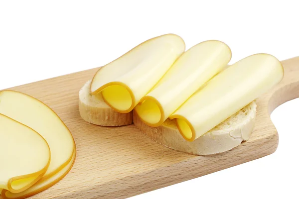 Sendvič se sýrem na prkně — Stock fotografie