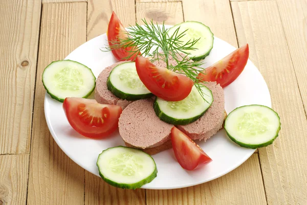 Sanduíche com salsicha de fígado — Fotografia de Stock