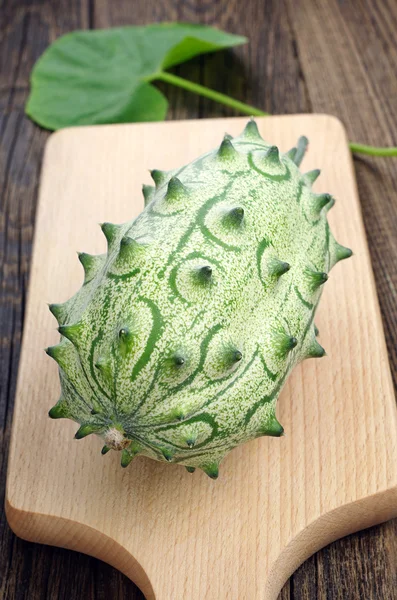 Cucumis metuliferus - exotische Frucht-Kiwano — Stockfoto