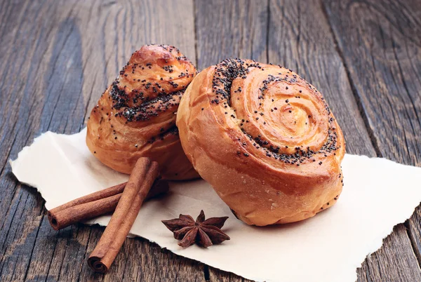 Buns com sementes de papoila — Fotografia de Stock