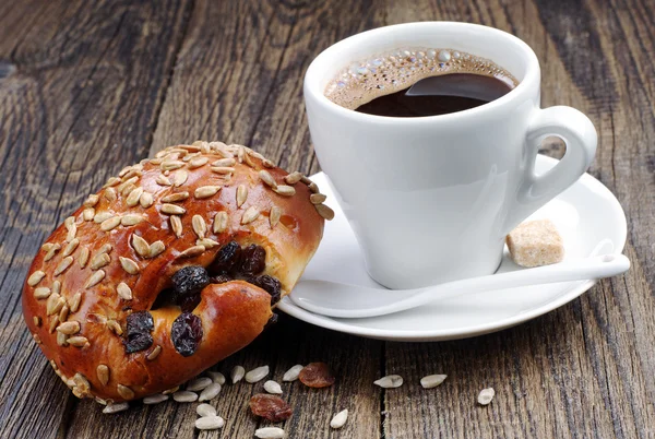 Taza de café y bollos dulces — Foto de Stock