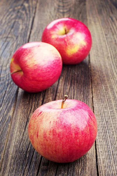 Manzanas rojas frescas — Foto de Stock