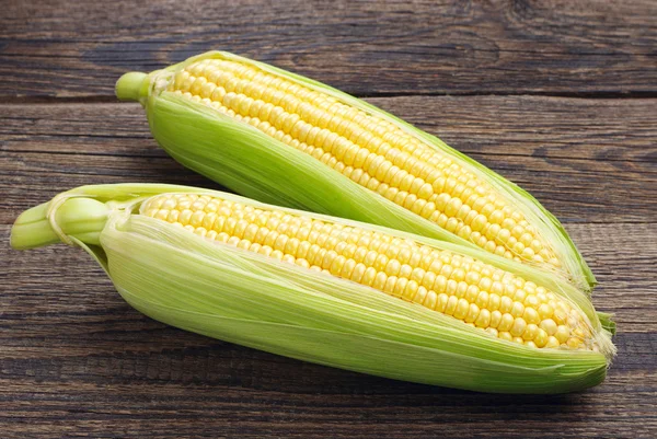 Zwei frische Hühneraugen — Stockfoto