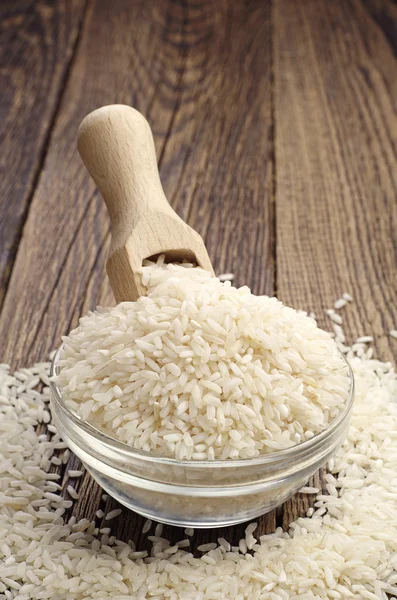 Ris i en glasskål — Stockfoto
